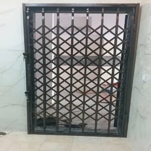 11 طرح درب آکاردئونی تسمه پهن آهنی