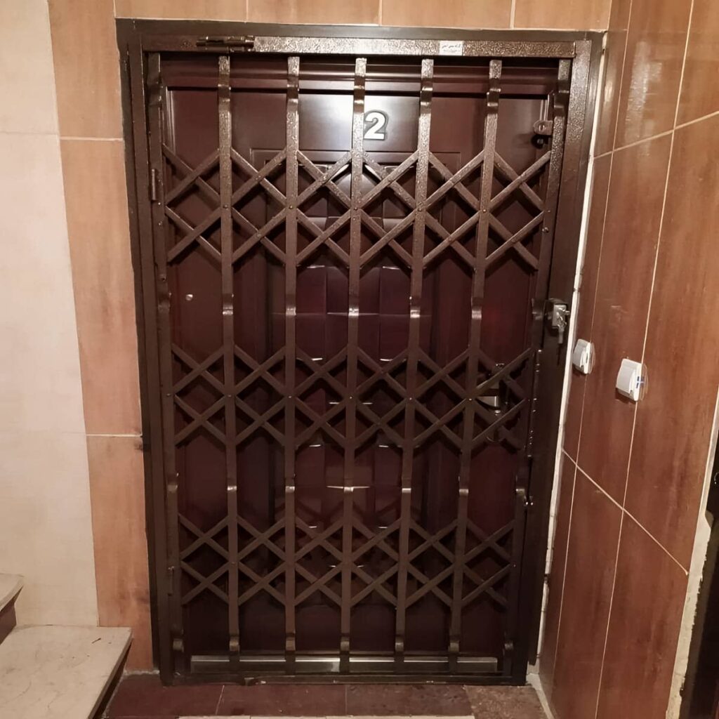 ساخت درب آکاردئونی سلطنتی گل دار با گل دوبل