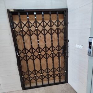 12 مدل حفاظ پشت درب آپارتمان ریلی