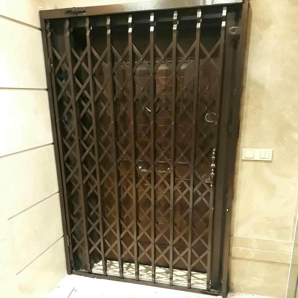 درب آکاردئونی طرح دار لوزی ریز برای واحد همکف