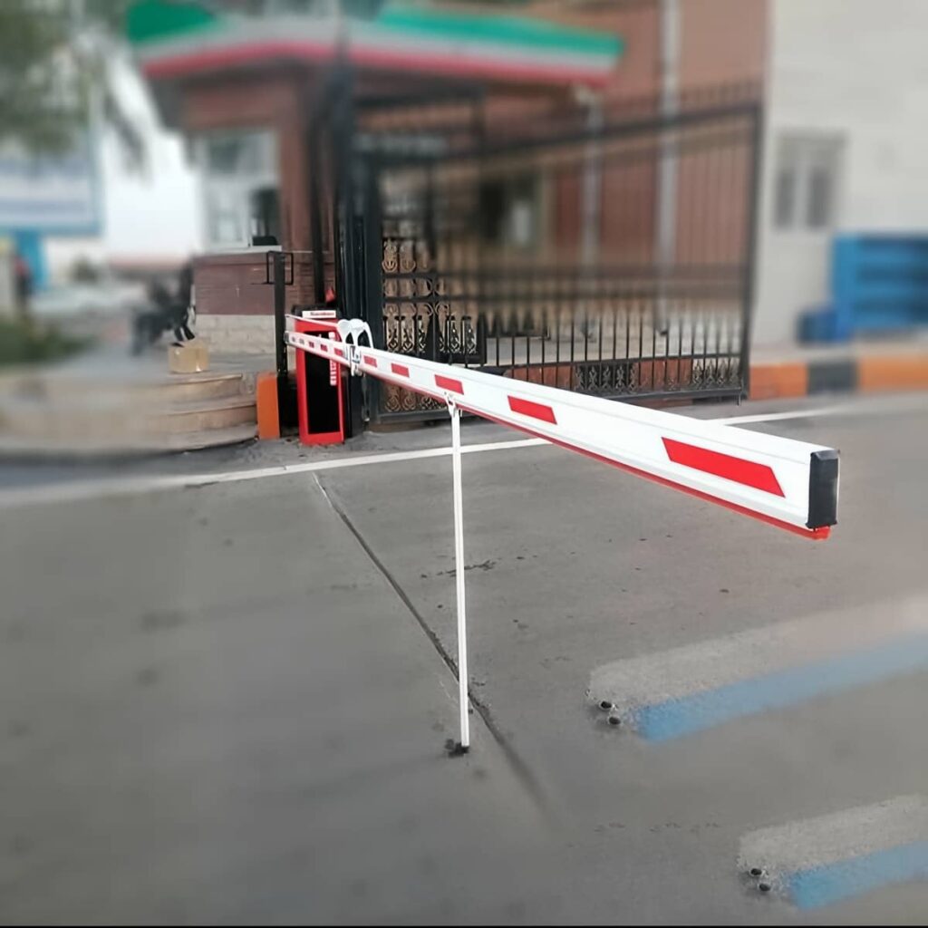 اجرای راهبند تلسکوپی مسیر باریک کنار دیوار