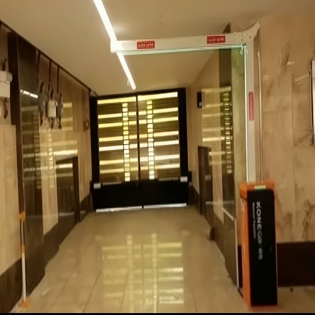 تولید راهبند بازویی LED دار با نور پیوسته