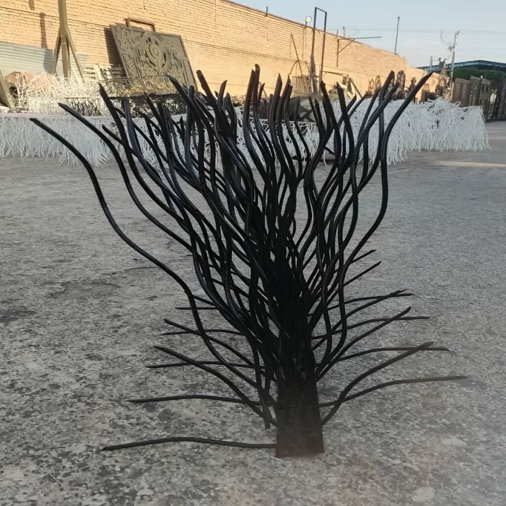 اجرای حفاظ شاخ گوزنی میلگرد خمکاری کنار پارکینگ