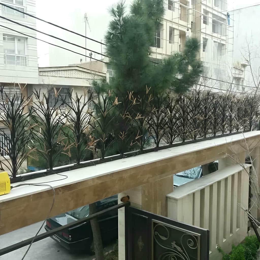 خدمات نصب حفاظ لیلیوم کنار پارکینگ ویلا