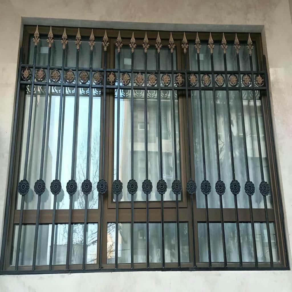 سفارش حفاظ پنجره شیک قاب دار برای پذیرایی