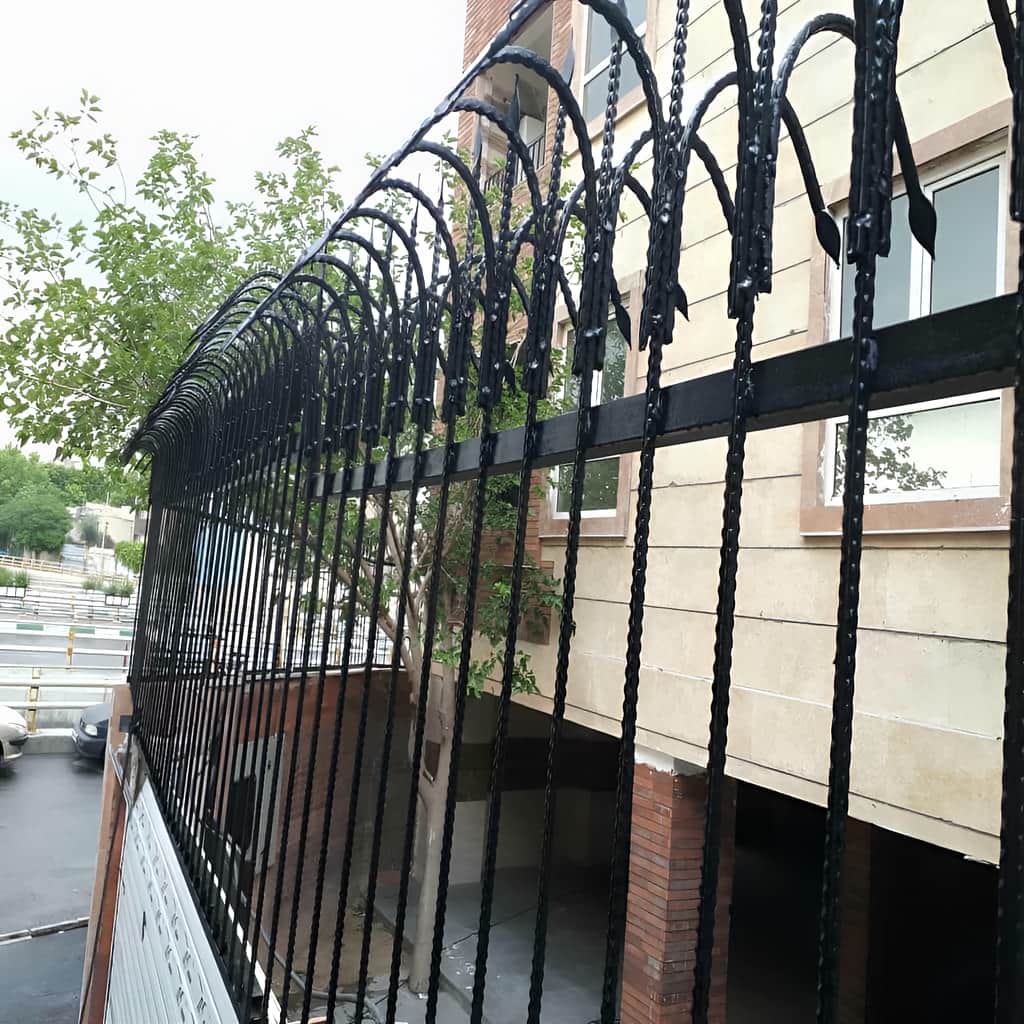 خرید حفاظ سرنیزه ای دیوار حیاط برای دیوار کوتاه