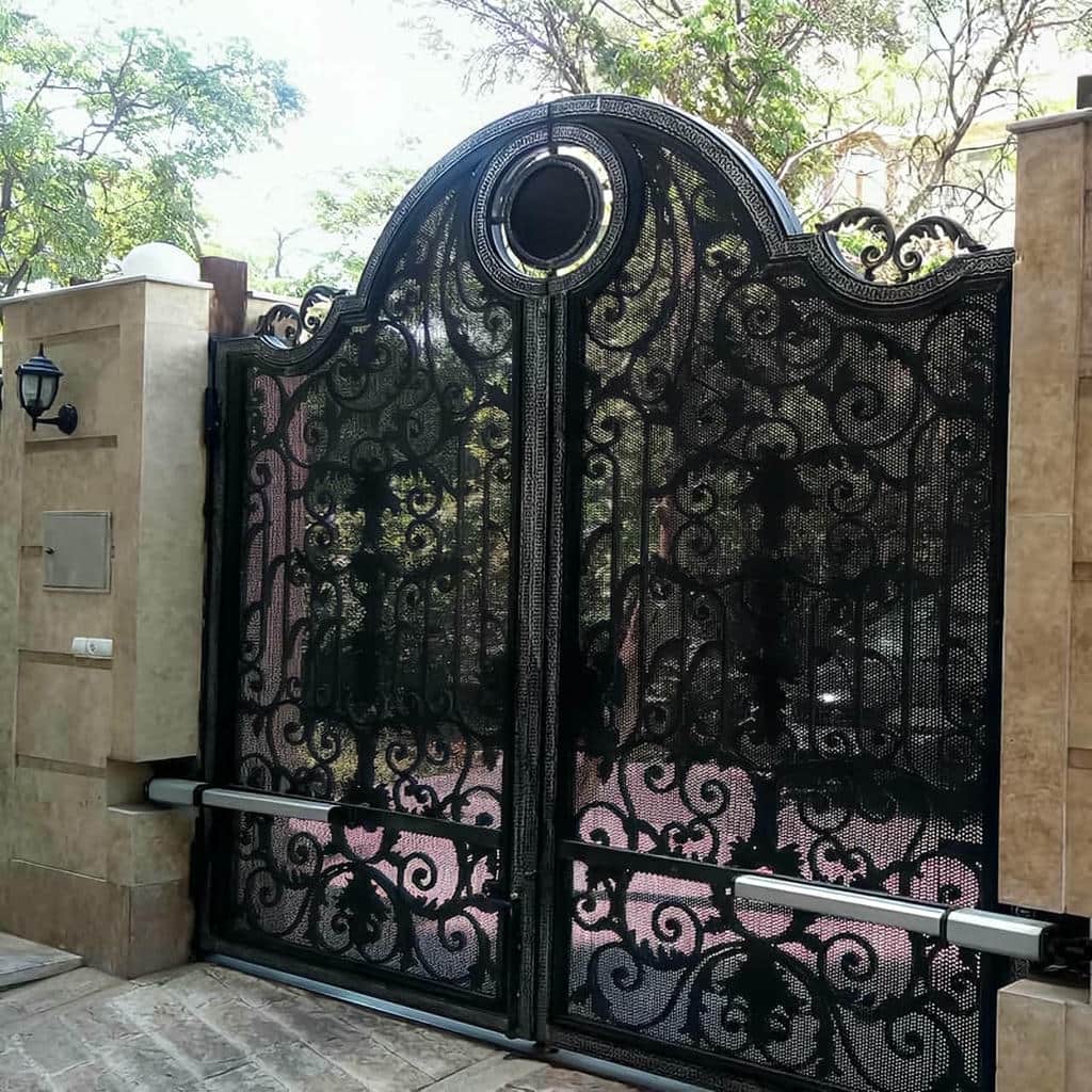 سفارش درب جک دار بازویی متناسب با فضای نصب
