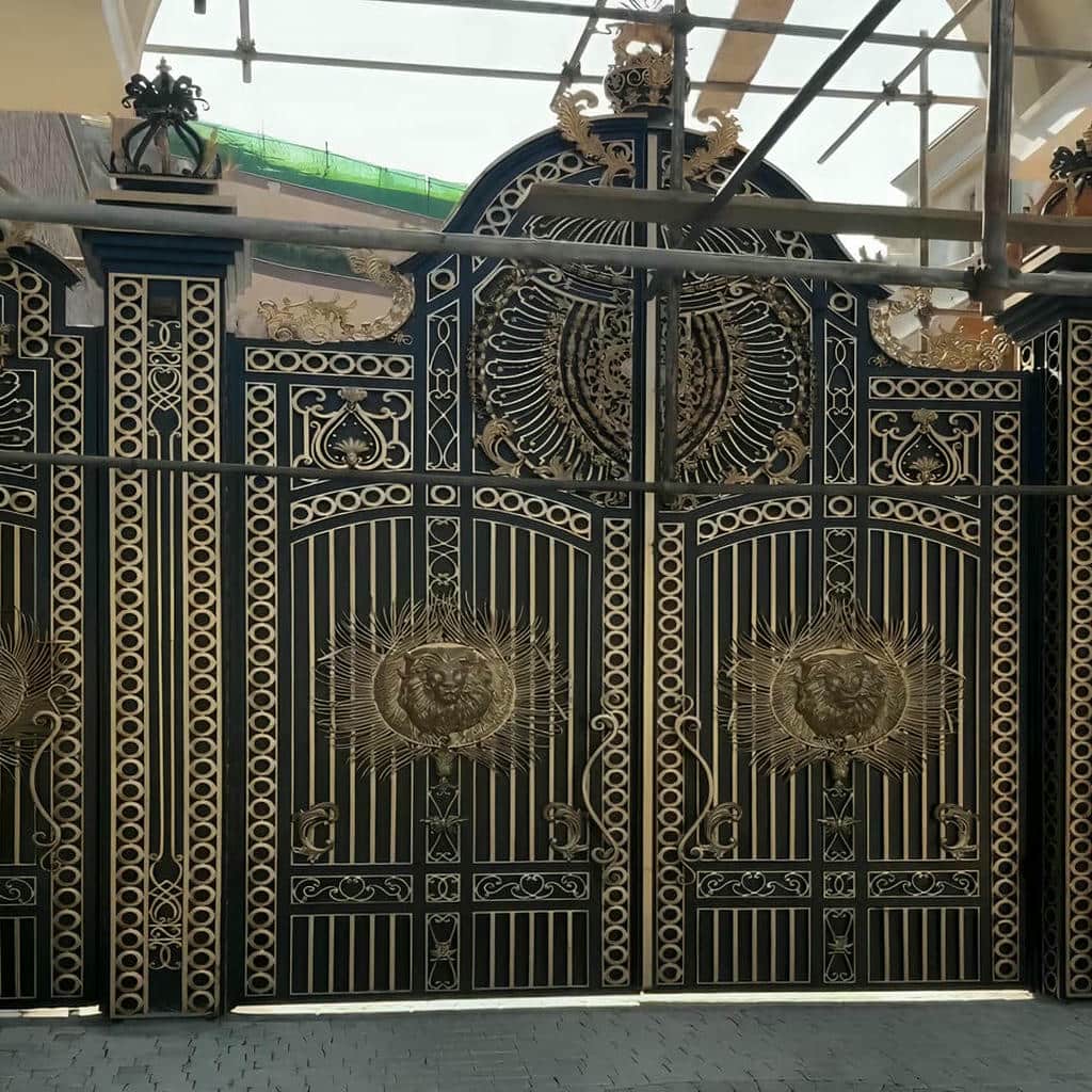 ساخت درب ویلایی ورق پانچ با کلاف فولادی