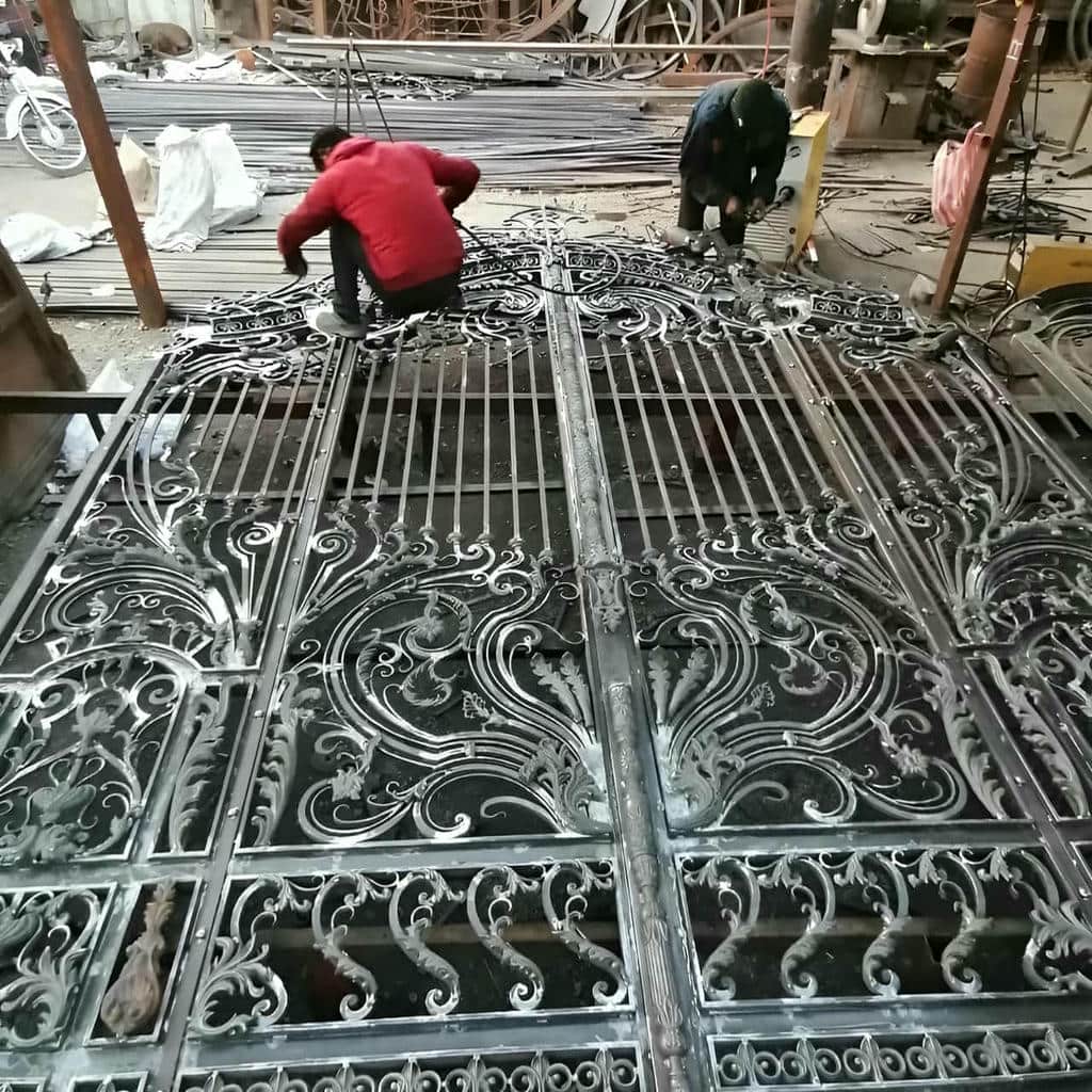 درب پروفیلی کلاف دار افقی مناسب پارکینگ عریض