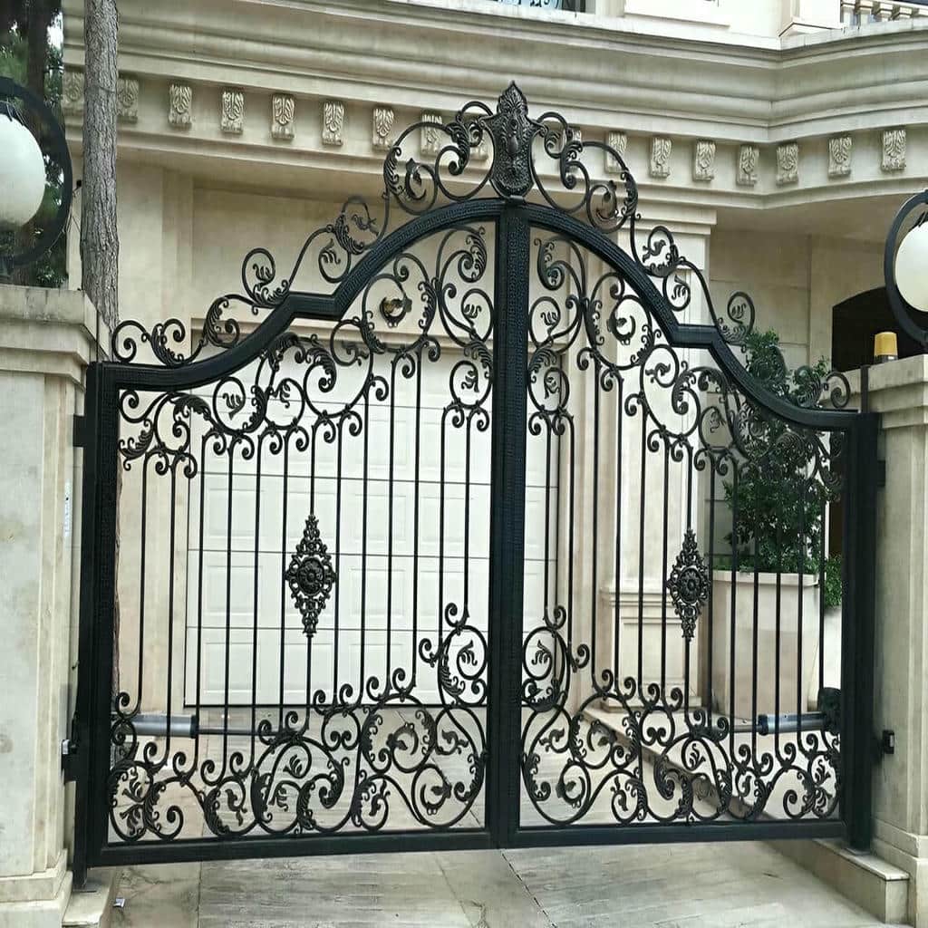 درب قاب دار محوطه با پنل پوشیده برای حریم