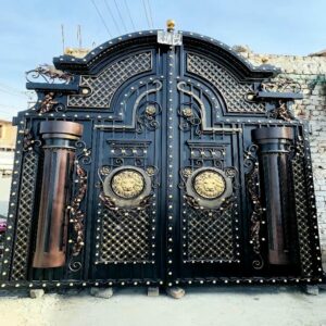 10 طرح درب حیاط فرفورژه نمای رومی