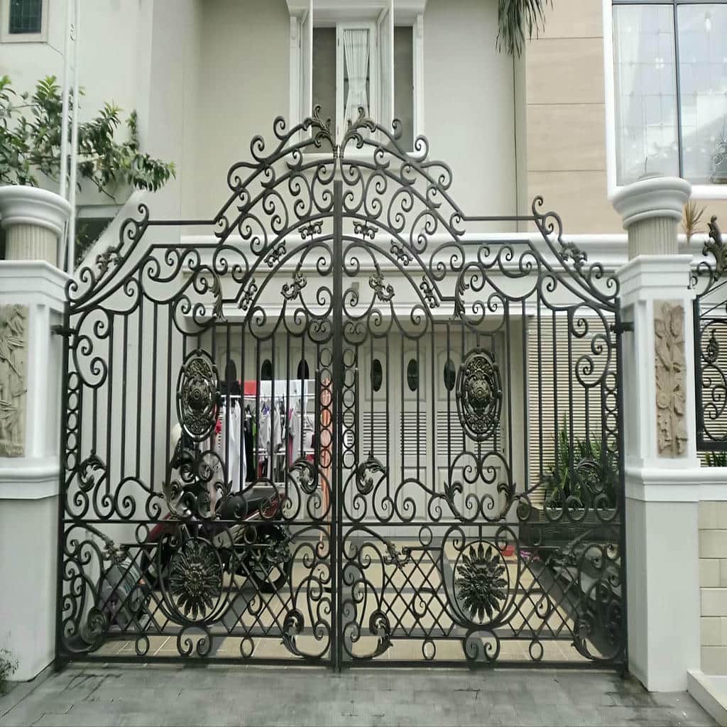 خرید درب آهنی شیک ورودی حیاط بر اساس کاربرد