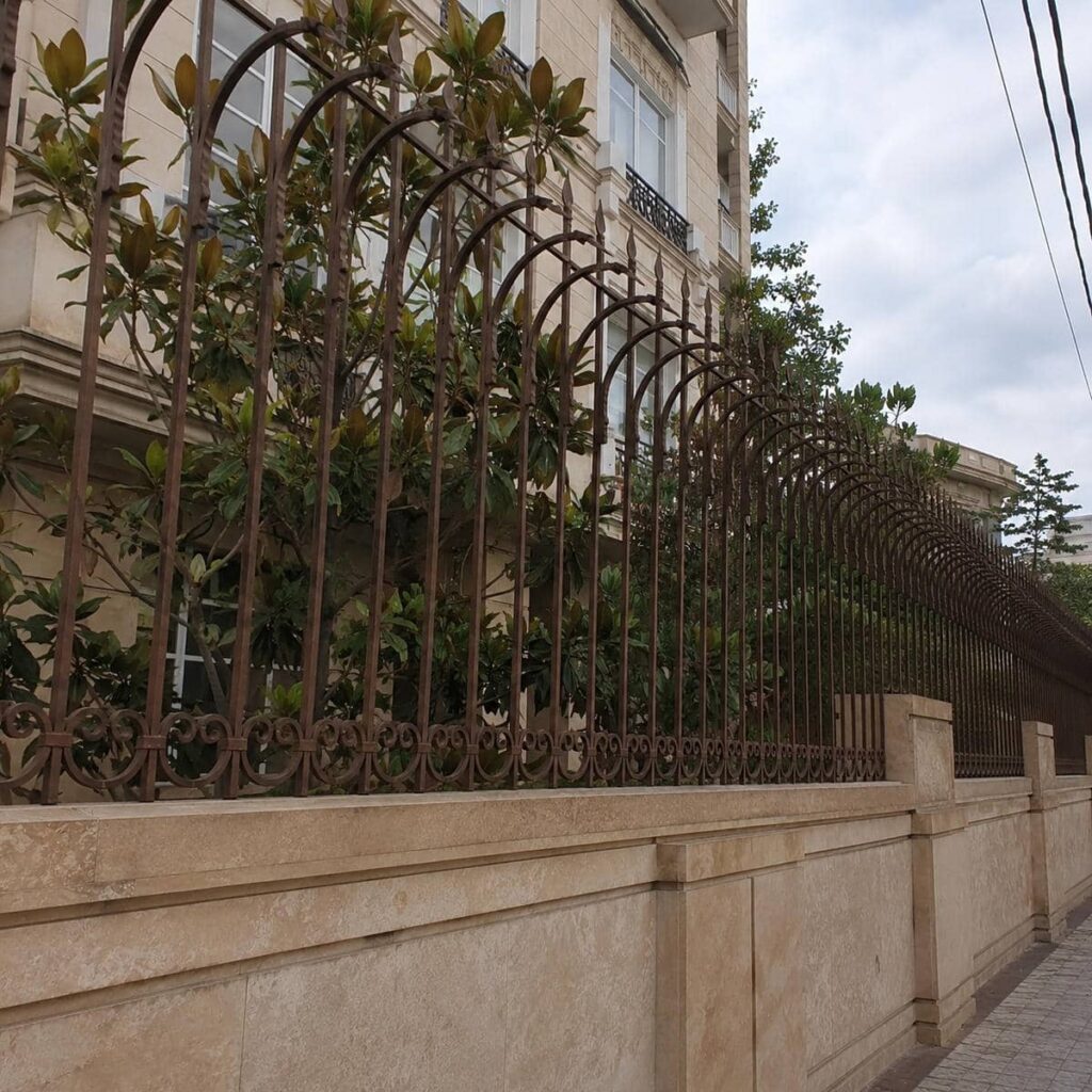 ساخت نرده حفاظ پروفیلی باریک برای نمای ساده