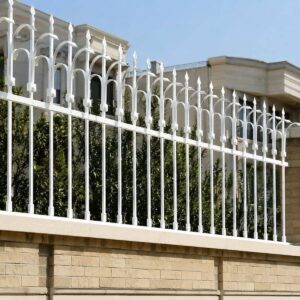 6 مدل حفاظ روی دیوار حیاط مسکونی
