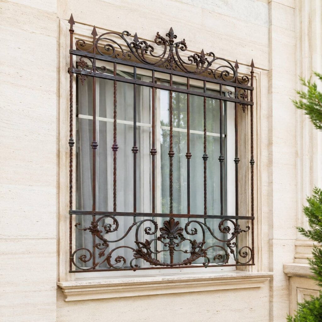 اجرای حفاظ پنجره گل نرده برای پنجره عریض