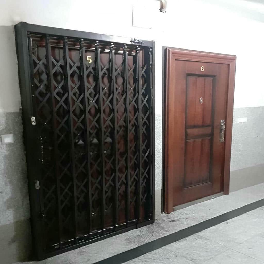 حفاظ ضربدری آکاردئونی با قفل ورودی