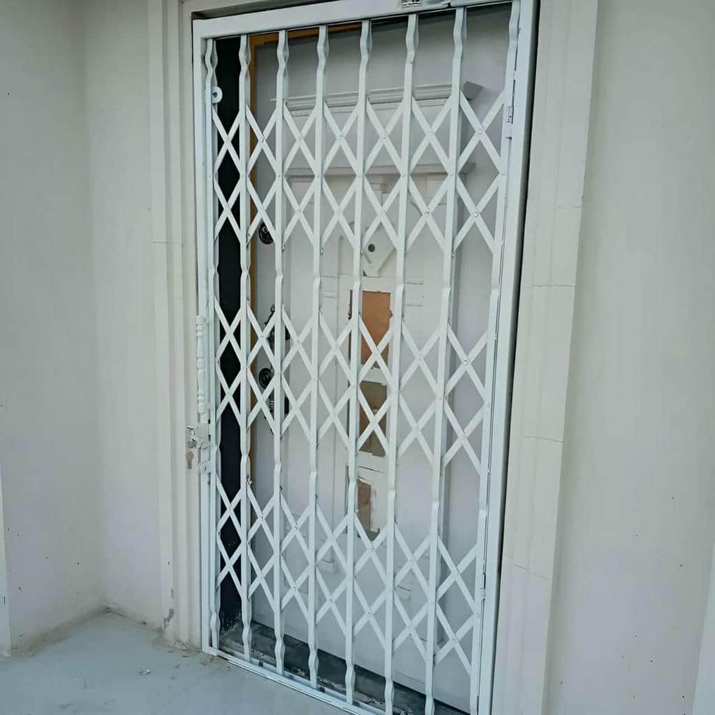 گارد درب آپارتمان فلزی با طراحی سفارشی