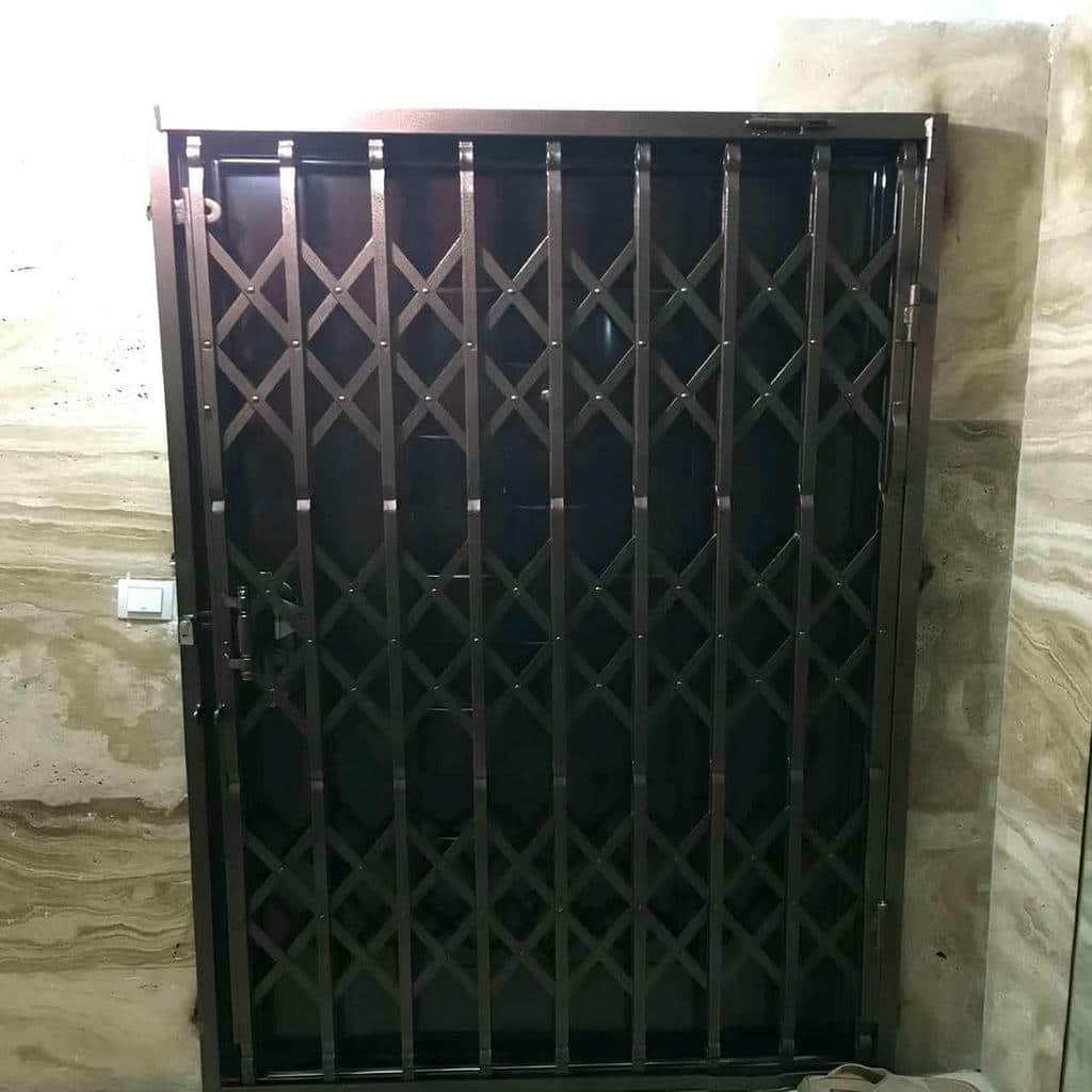 حفاظ آکاردئونی برای درب آپارتمان