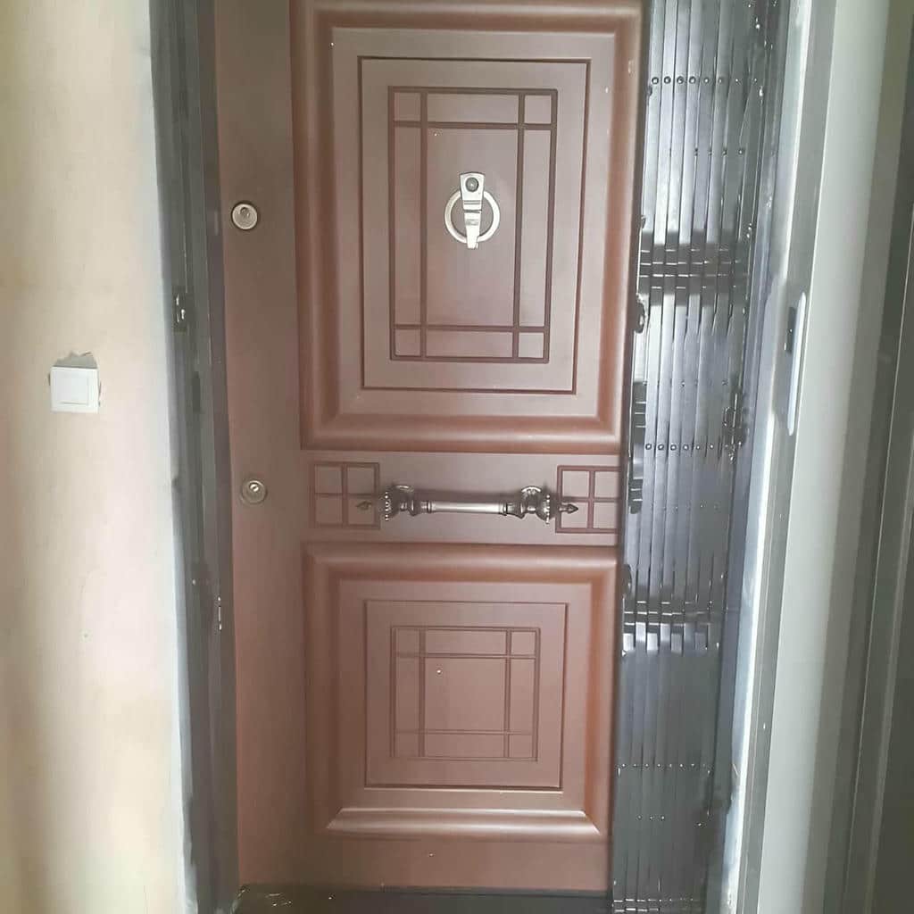 درب آکاردئونی برای ورودی آپارتمان