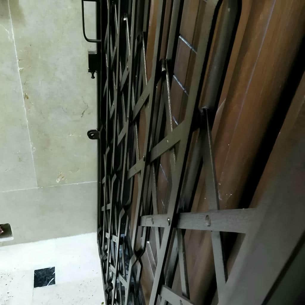 گارد درب آپارتمان مناسب دهانه بزرگ