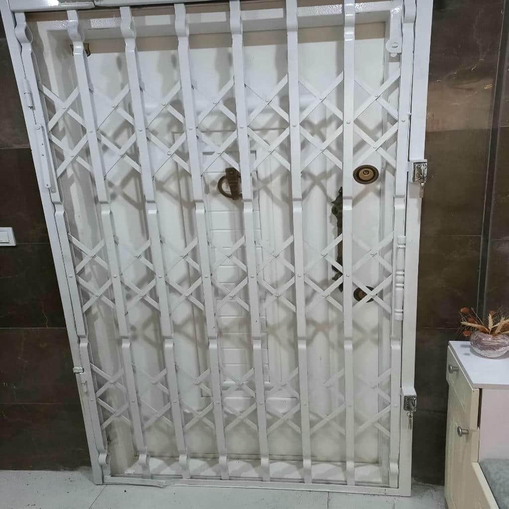 حفاظ درب ضد سرقت مدل آکاردئونی حفاظ درب ضد سرقت مدل آکاردئونی