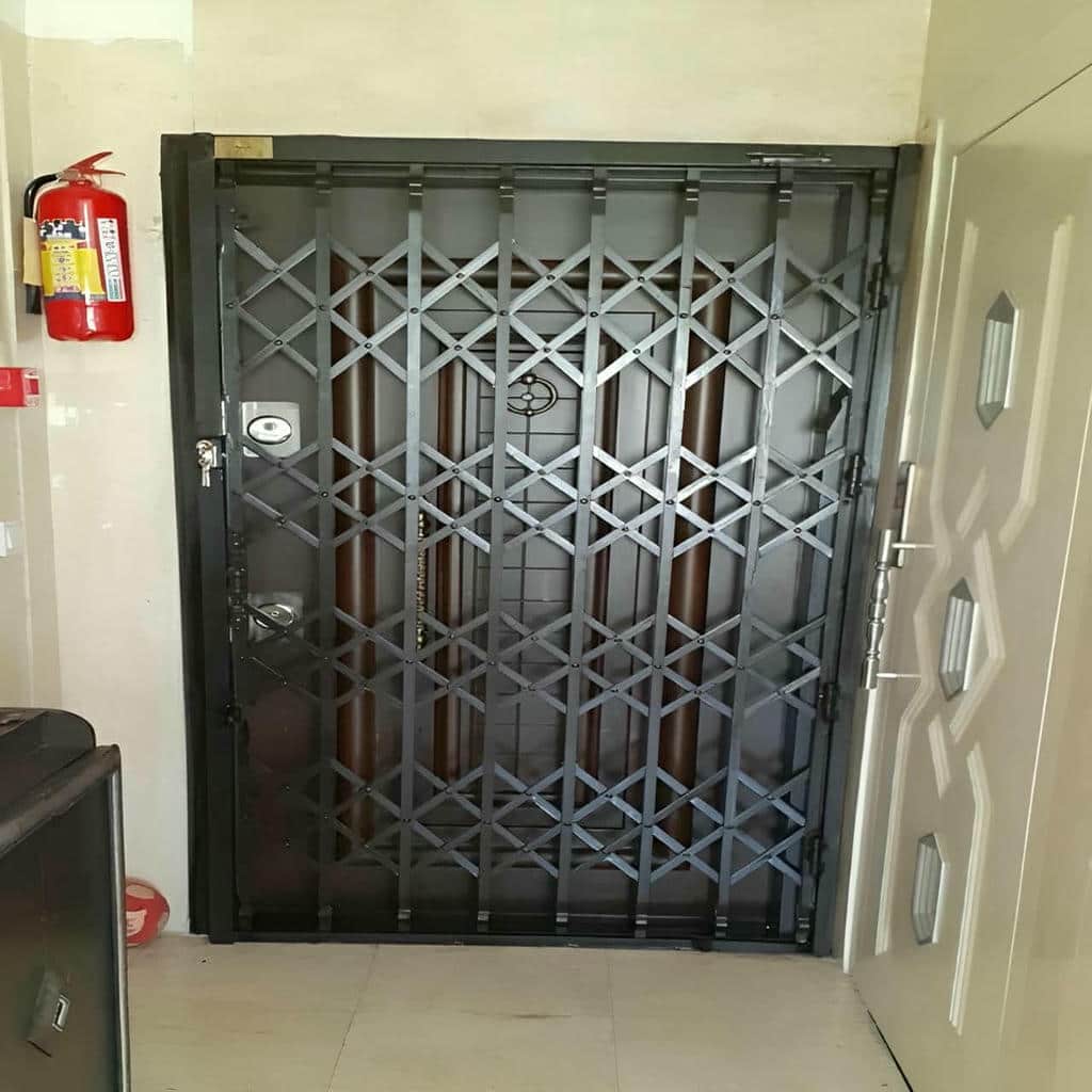 درب آکاردئونی آپارتمان فلزی با طراحی کشویی ورودی منزل