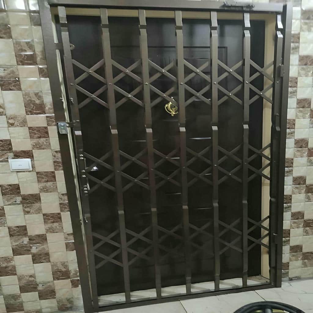 حفاظ درب ورودی سفارشی فلزی پروژه لوکس