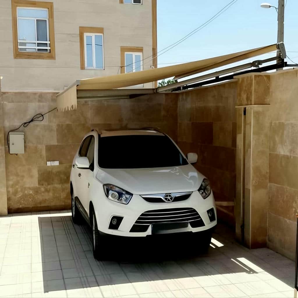 سایبان بالکن با رنگ هماهنگ نما
