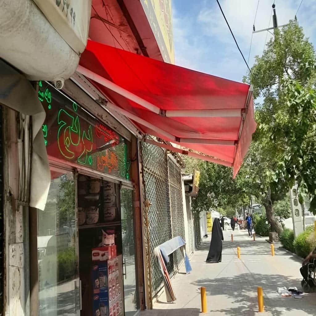 سایبان بالکن بازویی برای ساختمان قدیمی