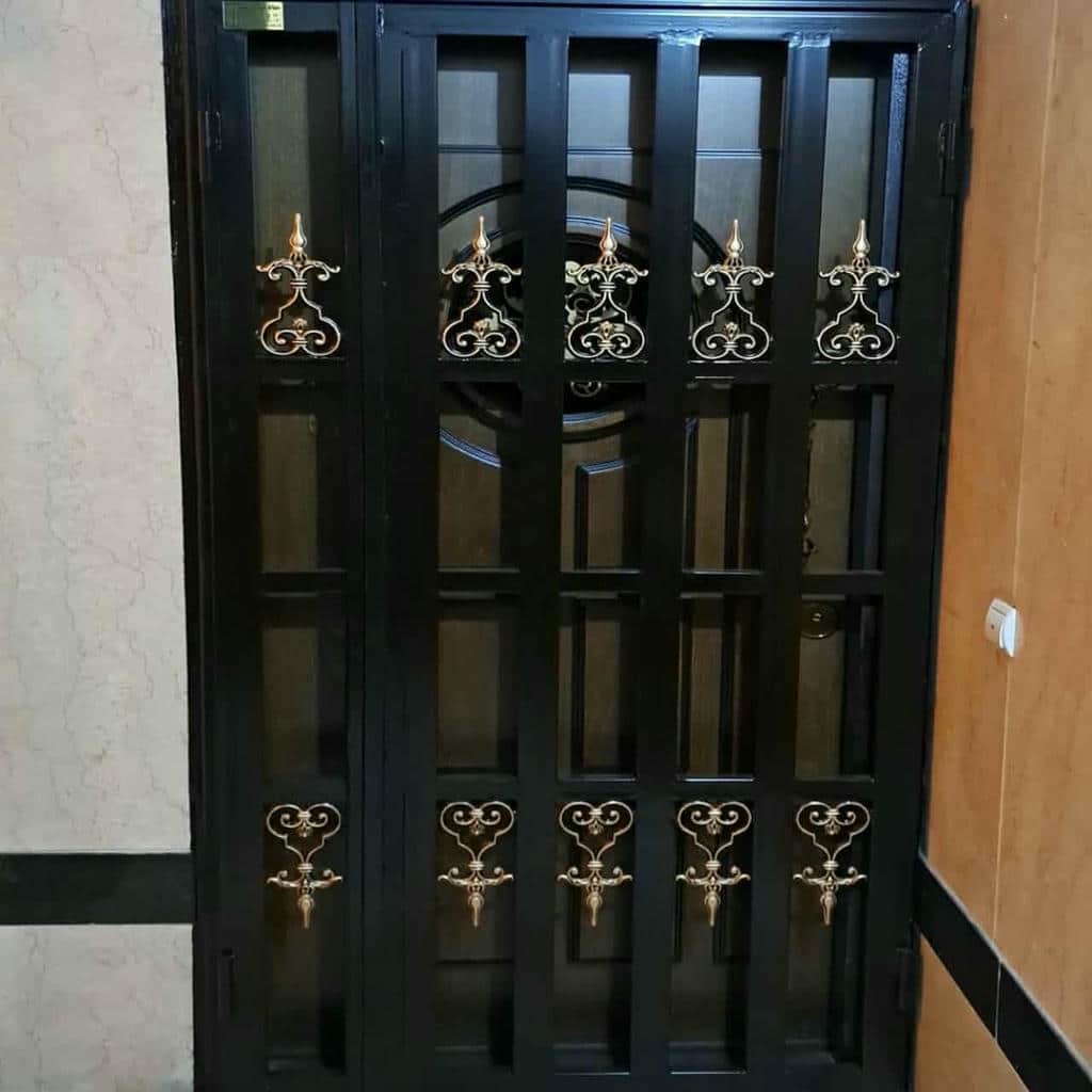 حفاظ کرکره ای مدل هماهنگ با نما