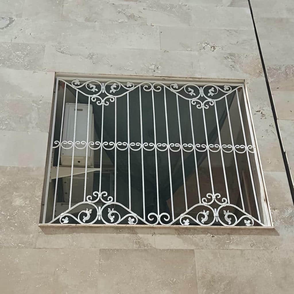 حفاظ پنجره با پوشش مقاوم