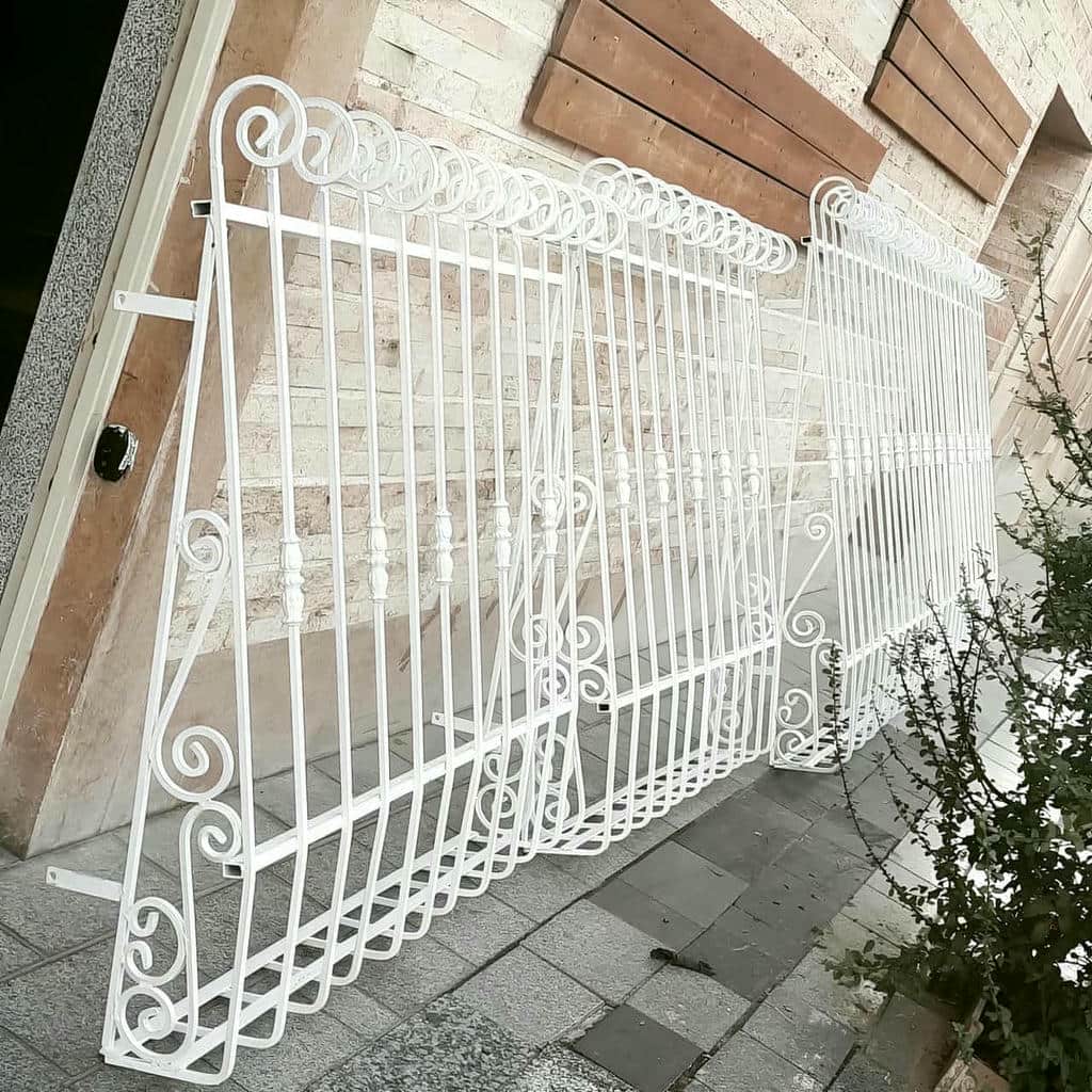 حفاظ پنجره طبقه همکف ابعاد سفارشی