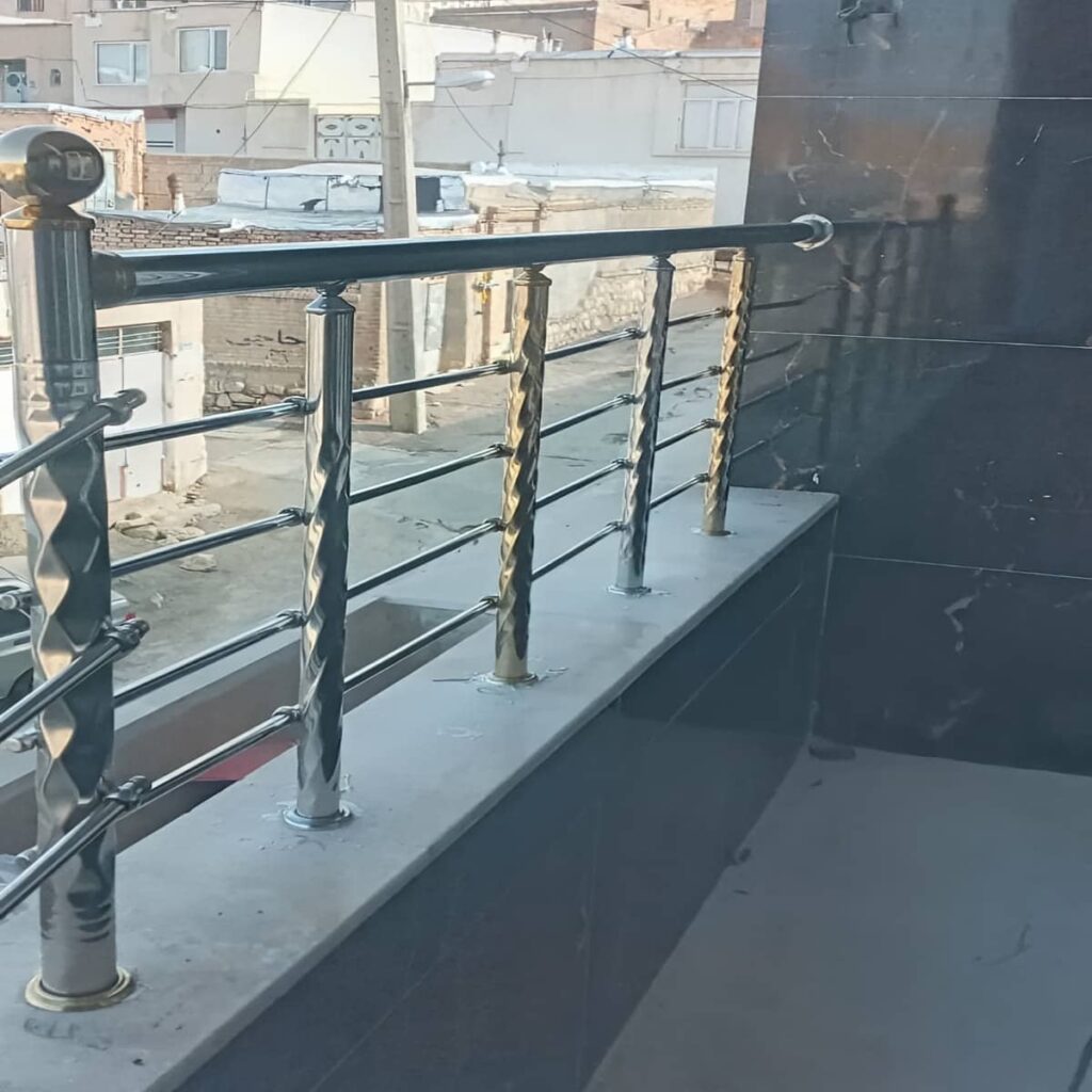 نرده پله فلزی مناسب فضای ویلایی