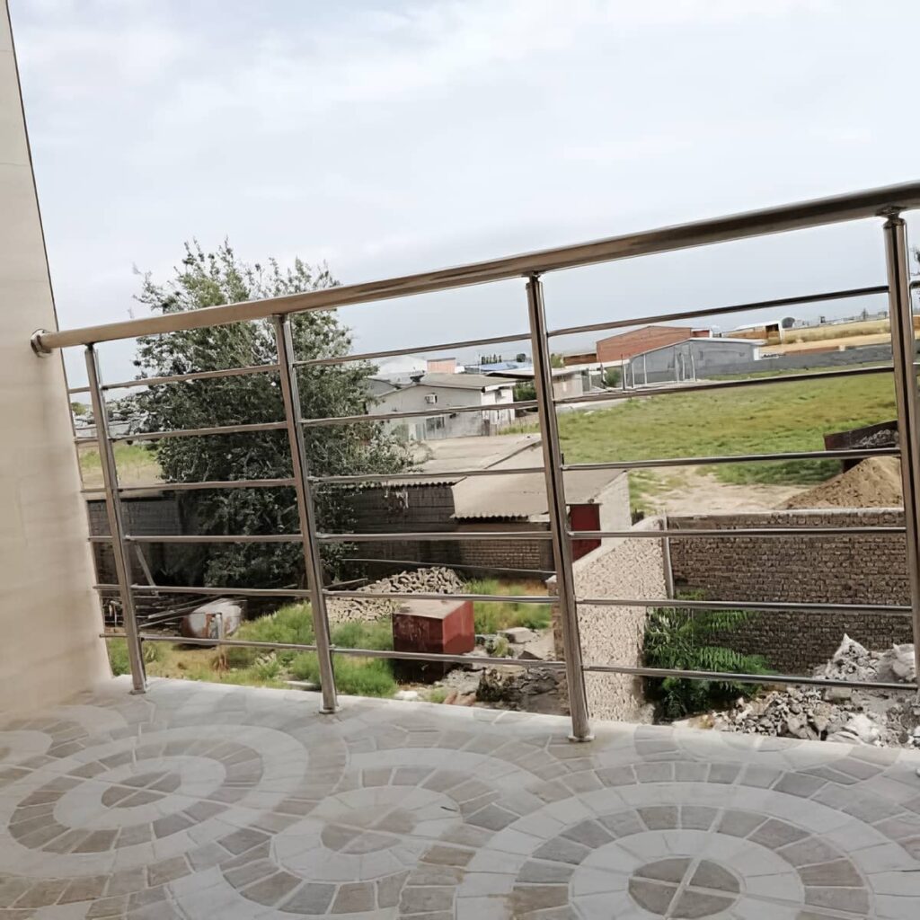 حفاظ راه پله با پوشش رنگی مقاوم حفاظ راه پله با پوشش رنگی مقاوم