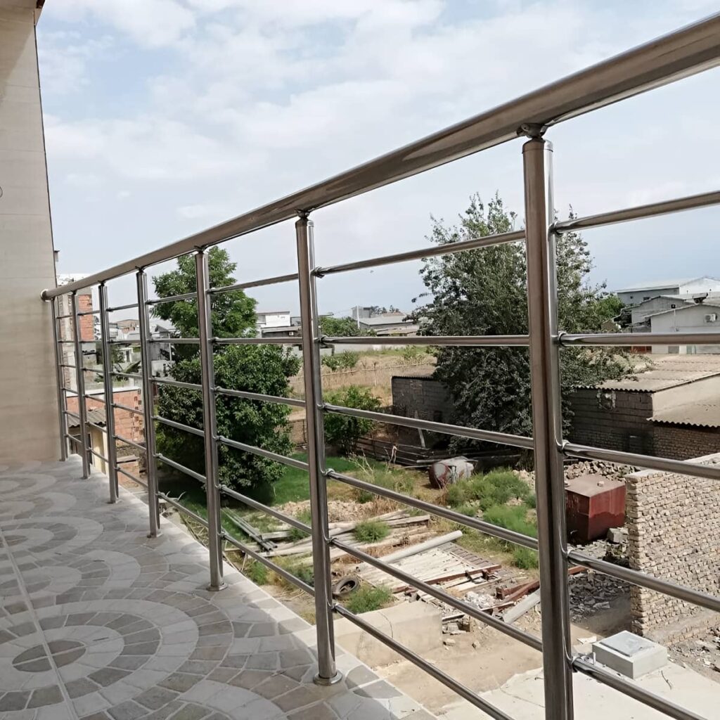 جان پناه بالکن با پوشش رنگی