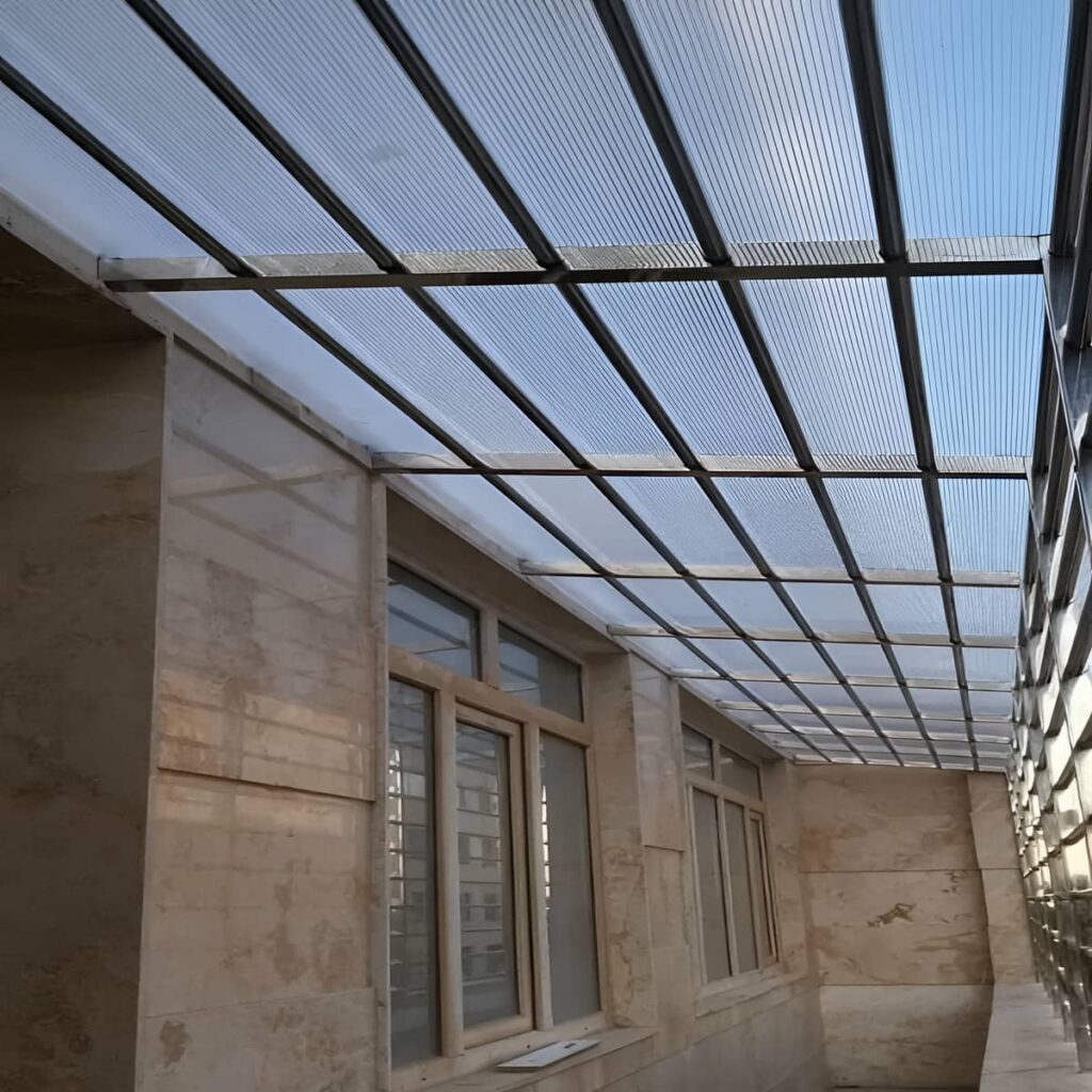 نرده بالکن ویلایی با طراحی مدرن