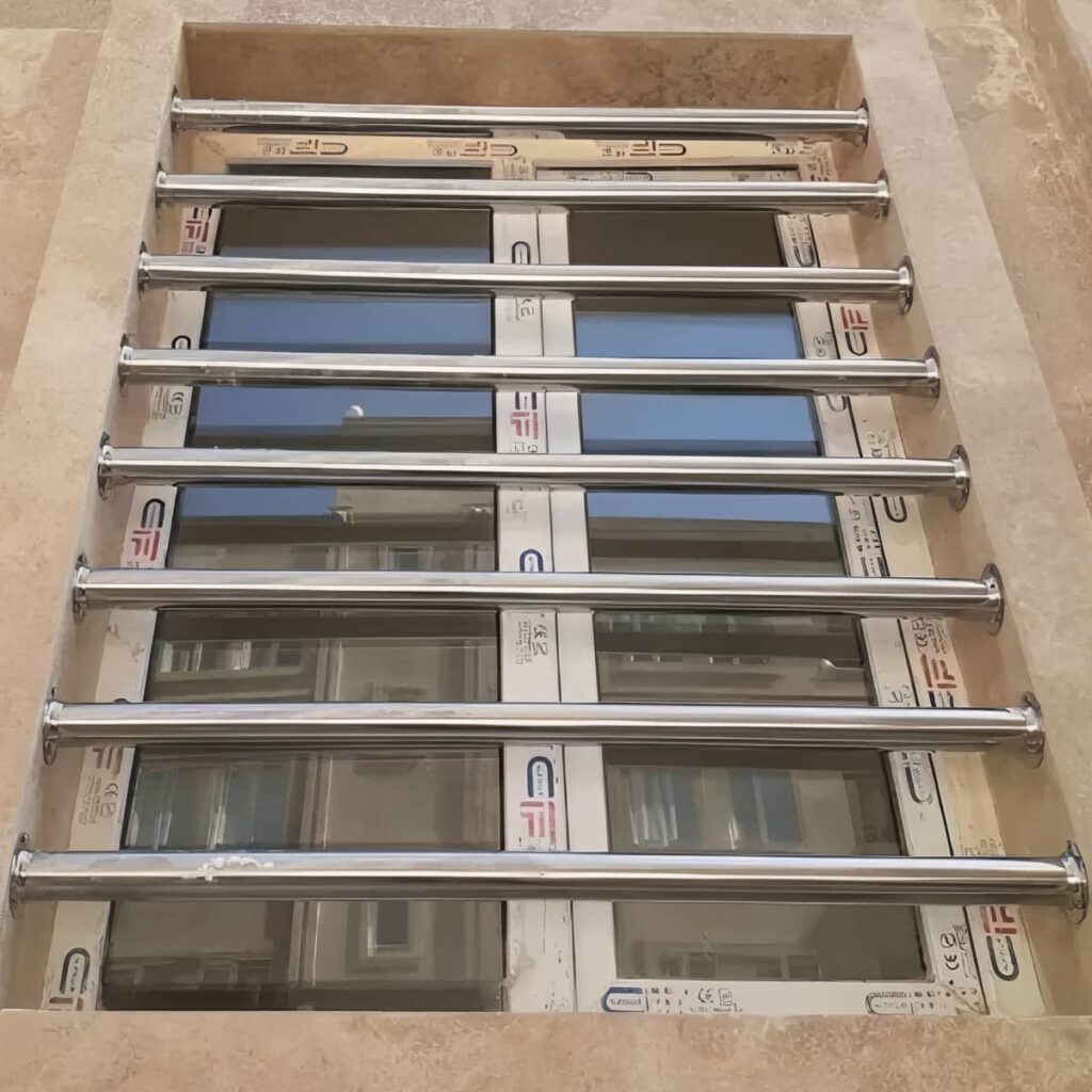 حفاظ پنجره مدرن با طراحی مینیمال