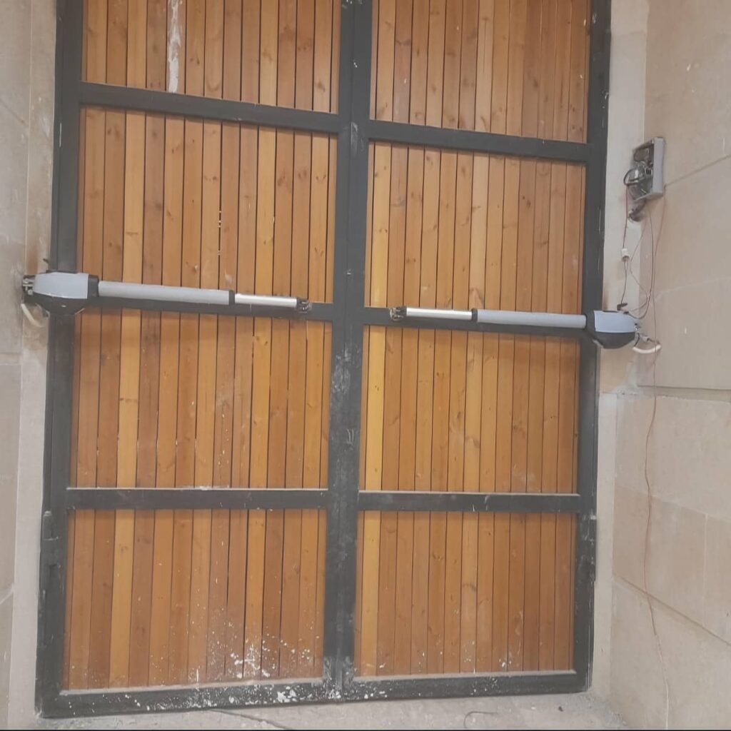 جک تک لنگه برای درب پارکینگ جک تک لنگه برای درب پارکینگ