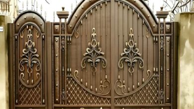 درب گلنرده دار فلزی با طراحی ورودی ساختمان