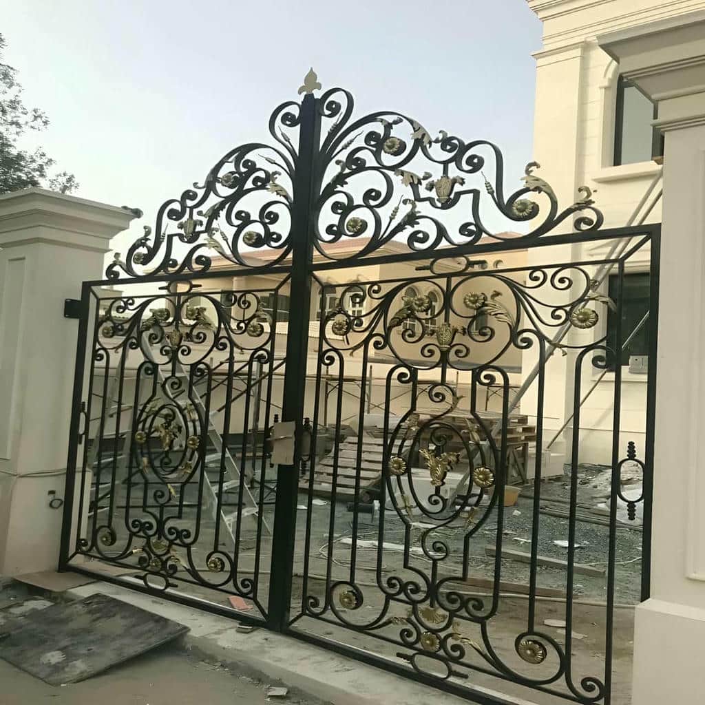 درب ویلایی فلزی ساده با طراحی کاربردی