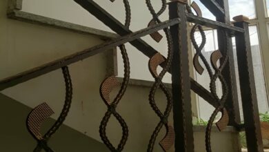نرده فرفورژه راه پله با طراحی کلاسیک