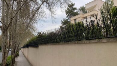 نرده دیوار حیاط سفارشی با ساختار فلزی