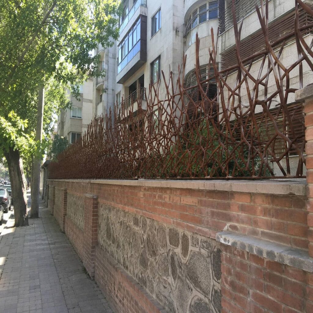 حفاظ فلزی دیوار مدل شاخ گوزنی