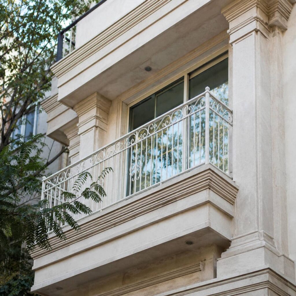 نرده پله مدرن با طراحی مینیمال داخلی