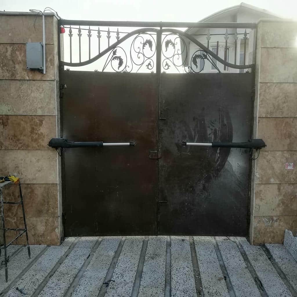 جک درب پارکینگ با اتصالات فلزی مقاوم