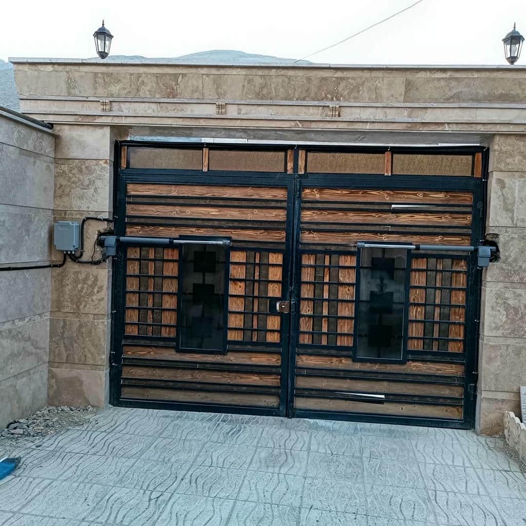 جک درب پارکینگ کنار ورودی مسکونی زنجان