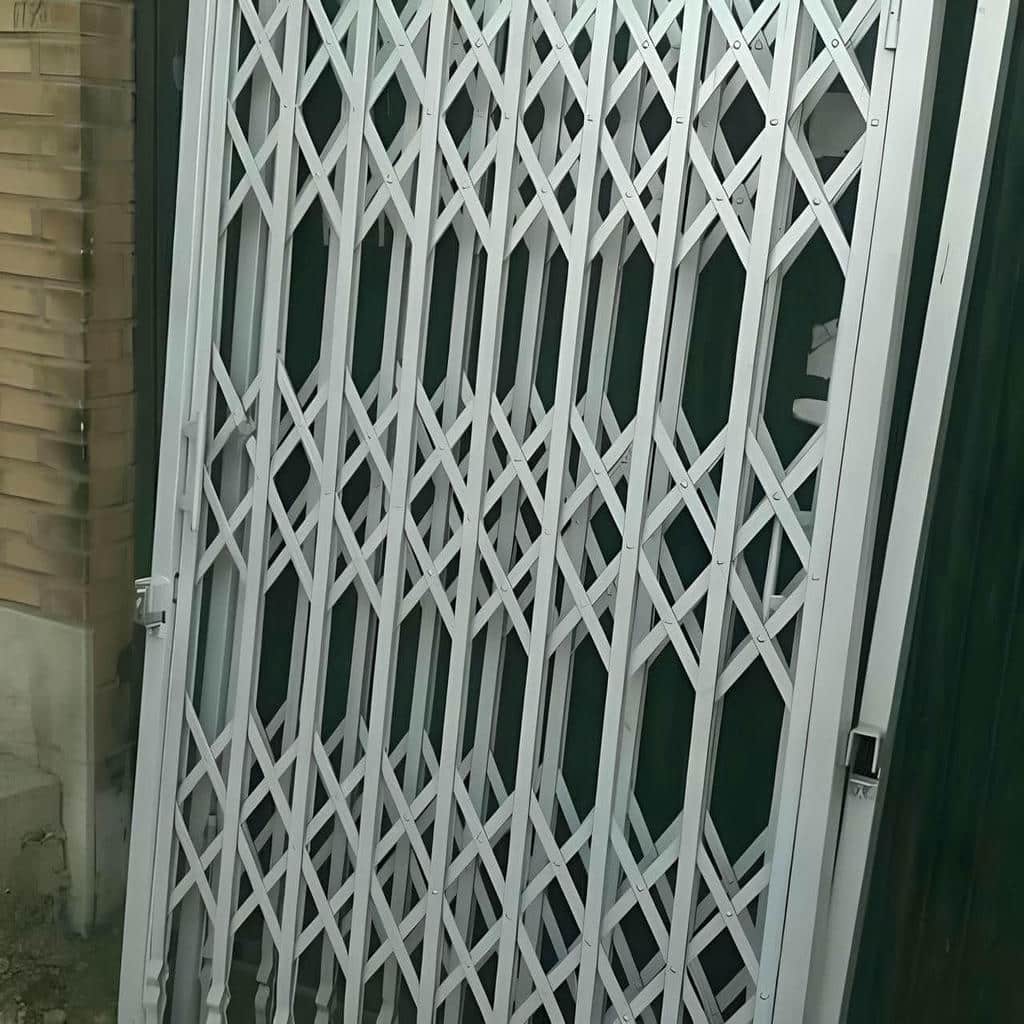 حفاظ درب آکاردئونی با قفل مقاوم کرج