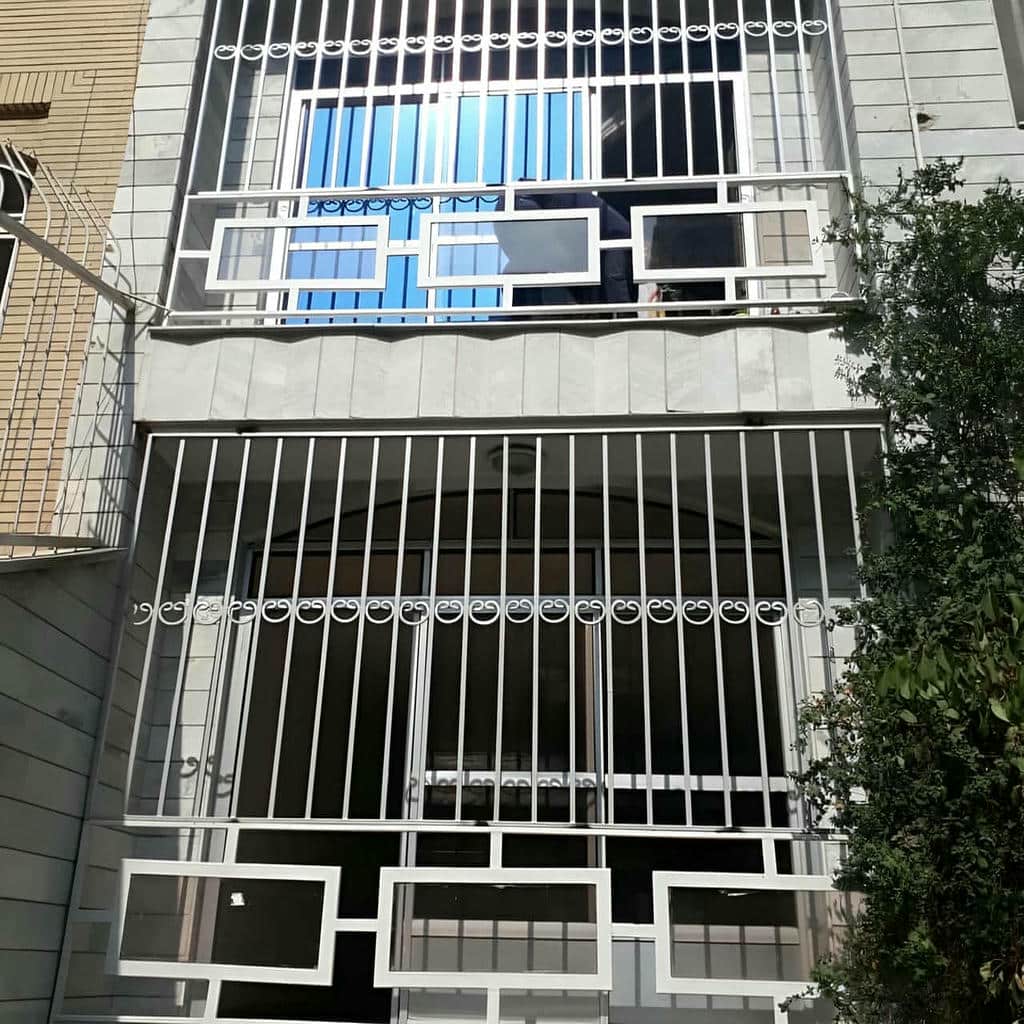 حفاظ پنجره سفارشی با خطوط عمودی منظم