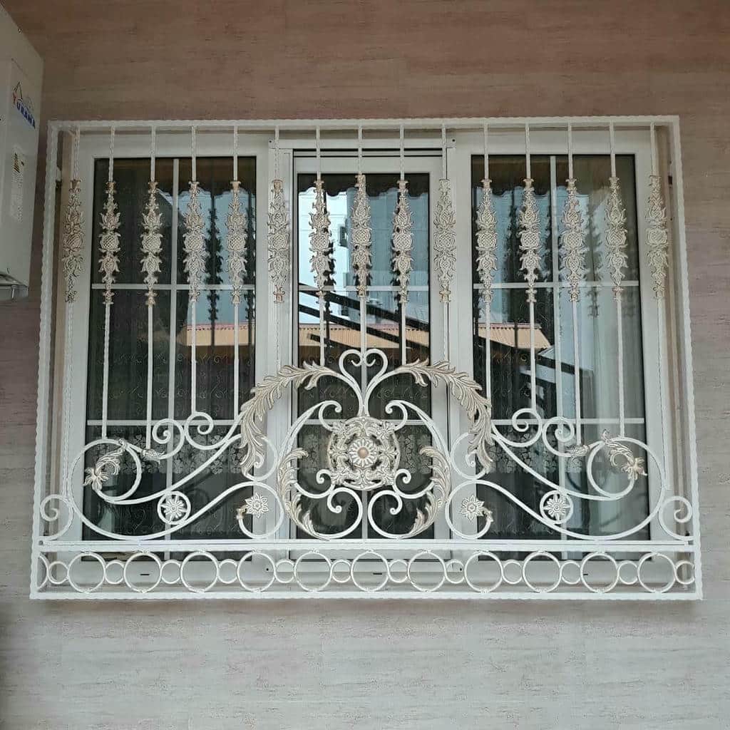 حفاظ پنجره سفارشی با خطوط عمودی منظم