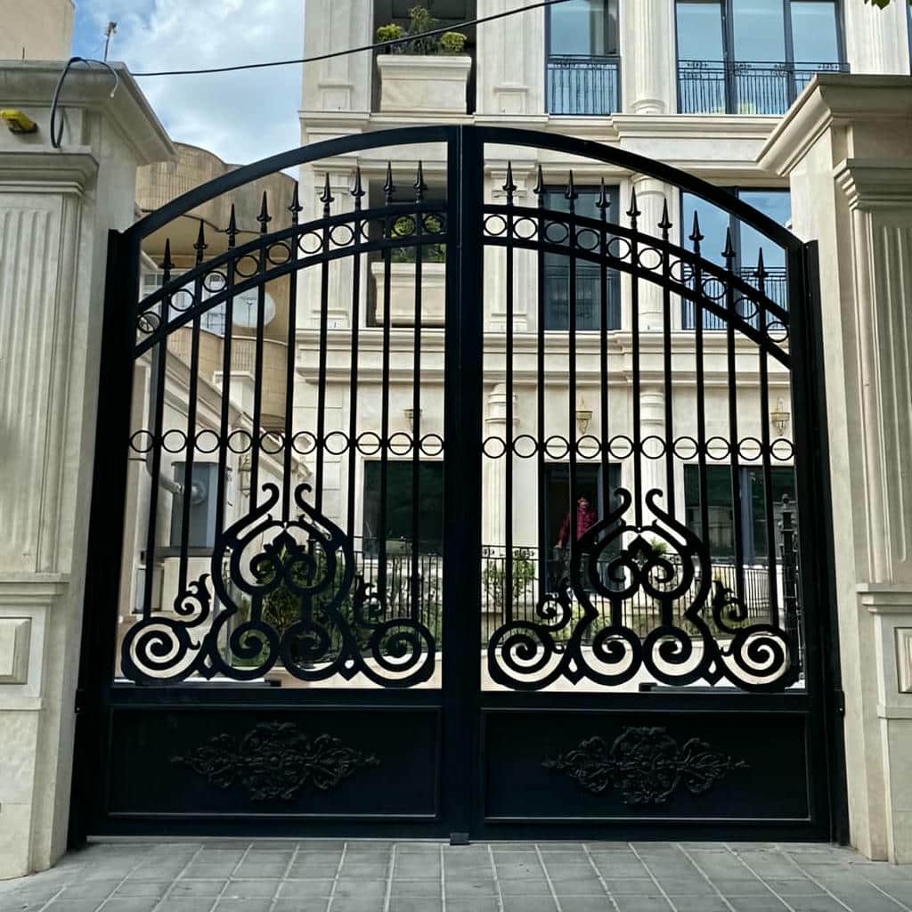 درب حیاط زنجان با بسته بندی حمل
